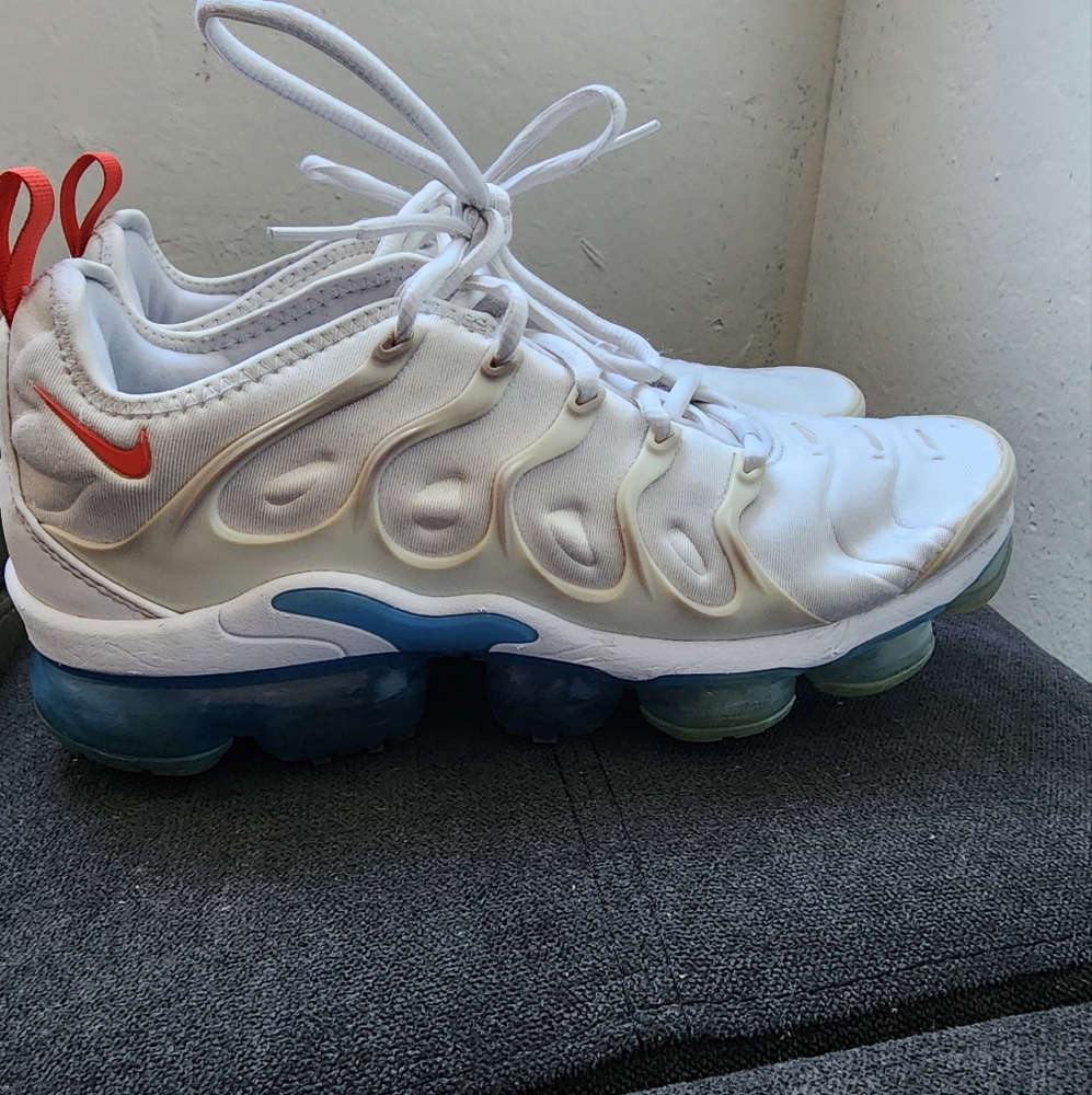 Nike Men's Air VaporMax Plus Running Shoes  Size 8.5 White and  Blue DV2119-100